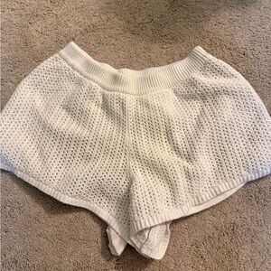 gap white low rise shorts